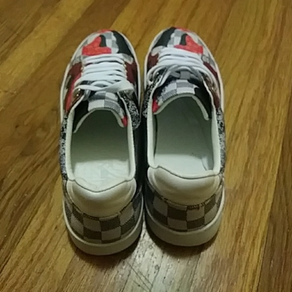 Louis vuitton sneakers - Picture 3 of 3